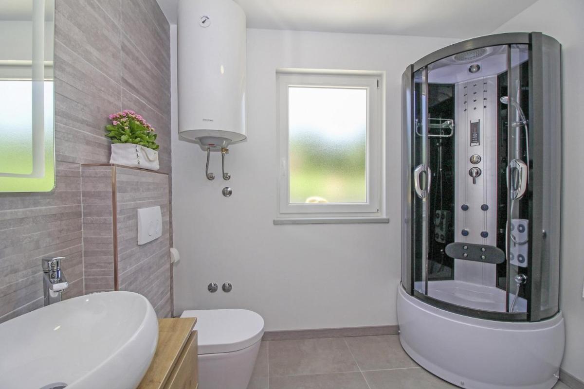 Natascha In Pamici - Haus Fuer 6 Personen Villa Zminj ภายนอก รูปภาพ